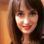zena_se_usmiva
